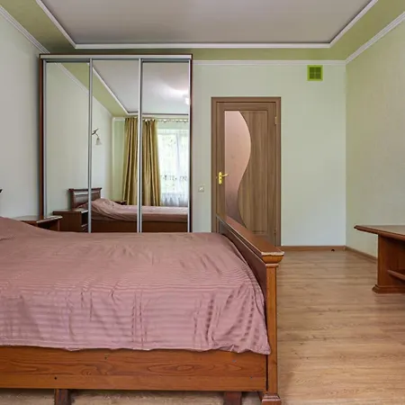 2 Isolated Bedroom *